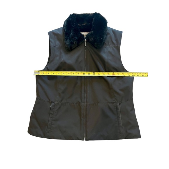 Ann Taylor Black Vest with Faux Fur Collar Elegant Layered Faux Fur Size Large - Picture 4 of 7